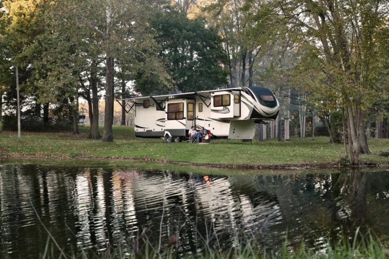 Luxury Fifth Wheel Camper – What You Must Be Aware Of